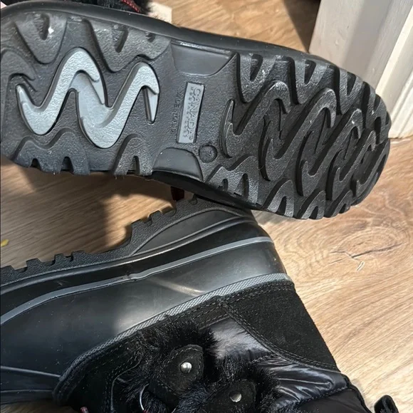 Black and Red Women's Boots - Picture 3 of 3